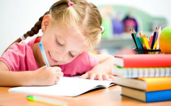 عملية تطوير المناهج الدراسية: المراحل الرئيسية وأفضل الممارسات في عام 2024