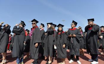 من العصابات إلى قاعات الدراسة: كيف يصبح التعليم جسراً للخلاص؟