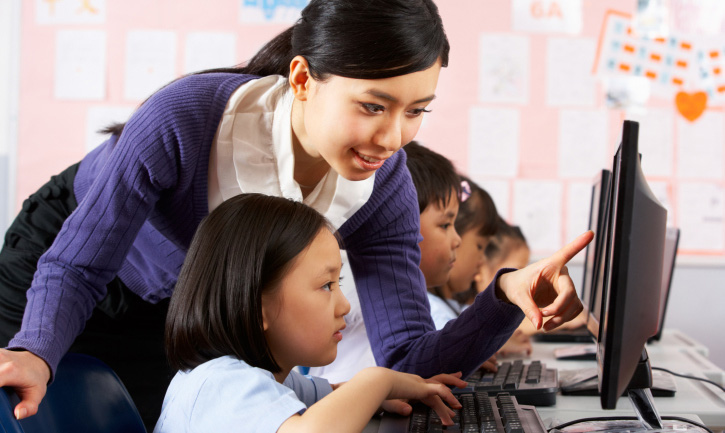 أستاذ كمبيوتر